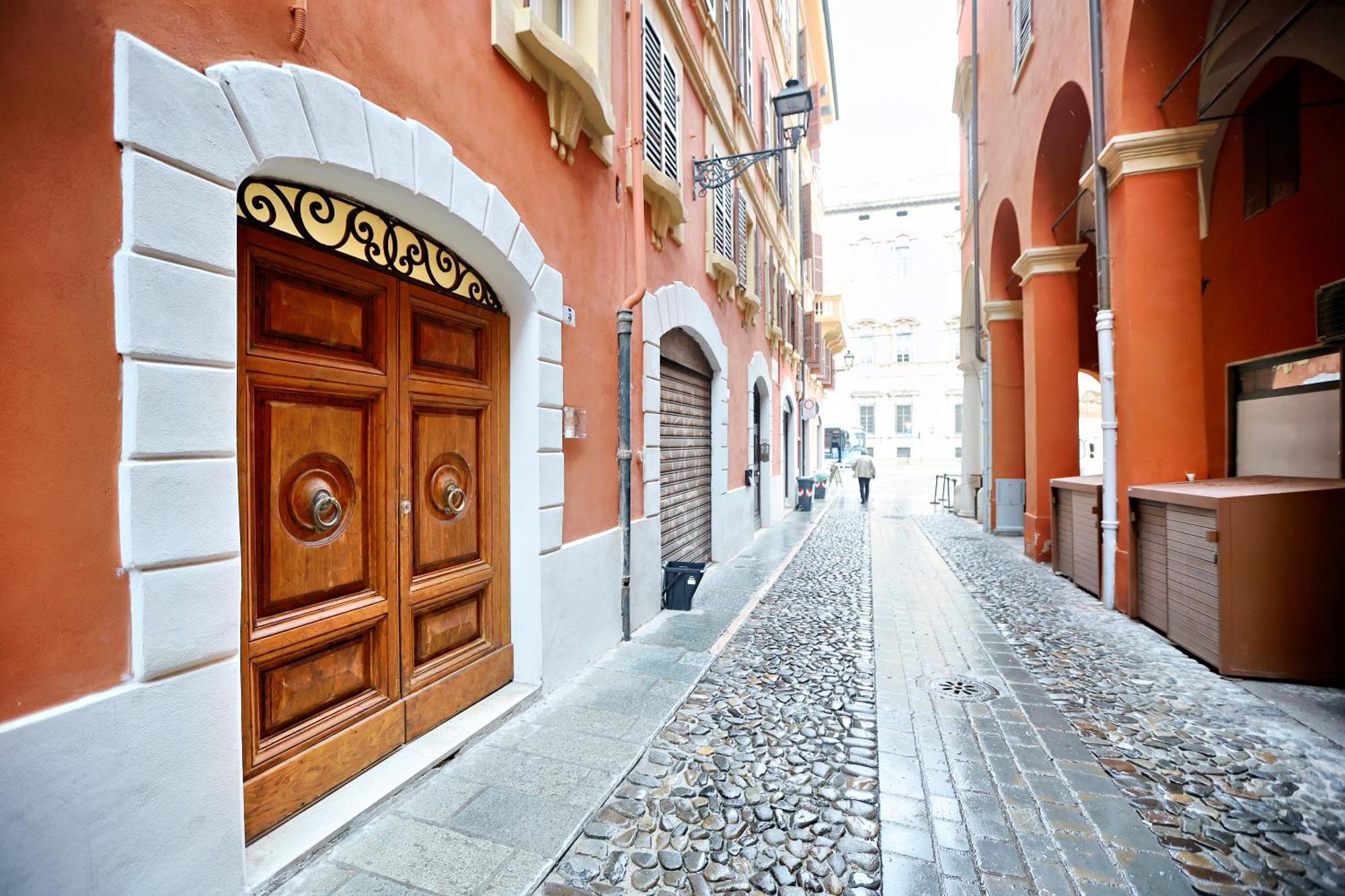 Loggia Dei Lovoleti Suite Modena Kültér fotó